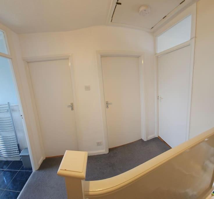 Feel At Home Away From Home Плъмстед Екстериор снимка